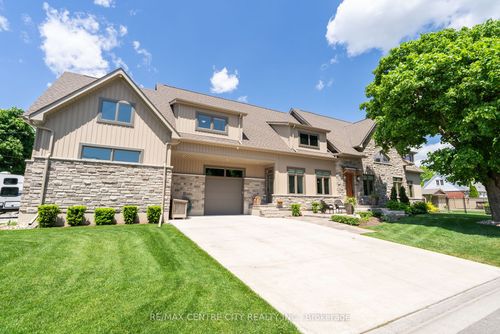 20 Eastwood Ave N, Oshawa, ON, L1G3Y6 | Card Image