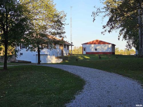 601 N Valley St, Wayne City, IL, 62895-0716 | Card Image