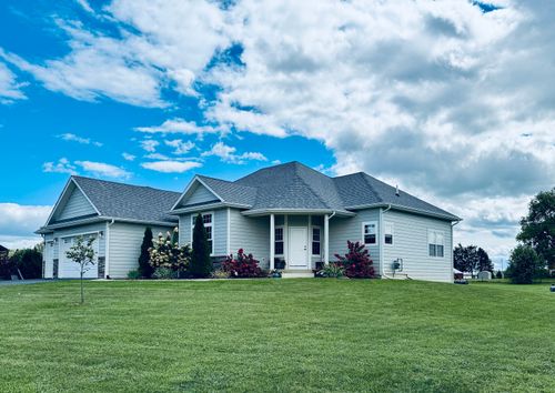 10359 Shagbark Ln, Rochelle, IL, 61068-9014 | Card Image