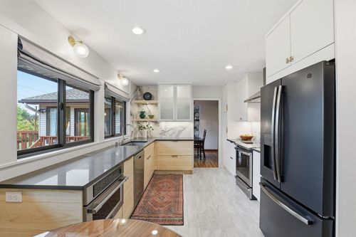 11115 Carver Ct, Burnsville, MN, 55337-1001 | Card Image