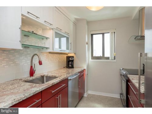 apt-29r-1420 Locust St, PHILADELPHIA, PA, 19102-4218 | Card Image