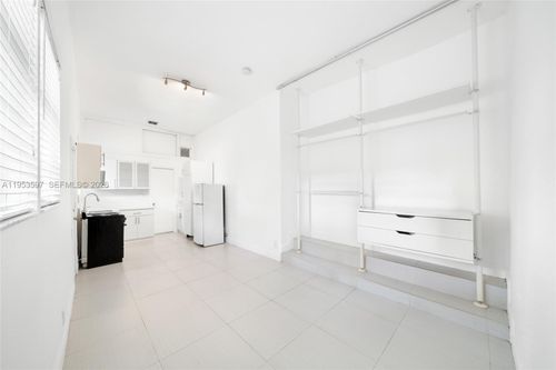 st-3262 Elizabeth St, Miami, FL, 33133-5072 | Card Image