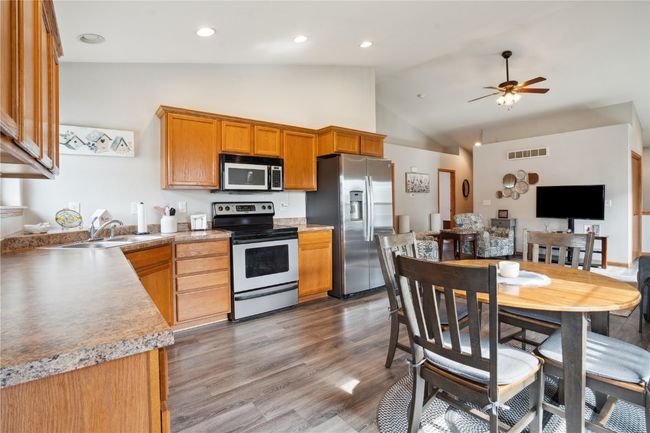 1727 Hunters Creek Way, Condo with 3 bedrooms, 3 bathrooms and null parking in Marion IA | Image 9