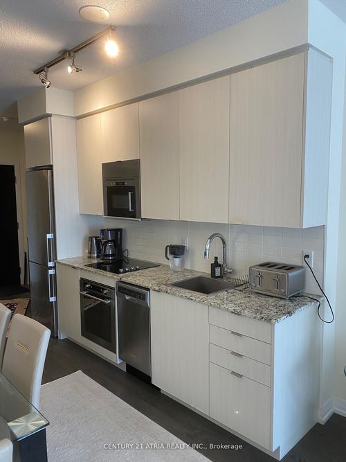 512-101 Erskine Ave, Toronto, ON, M4P0C5 | Card Image
