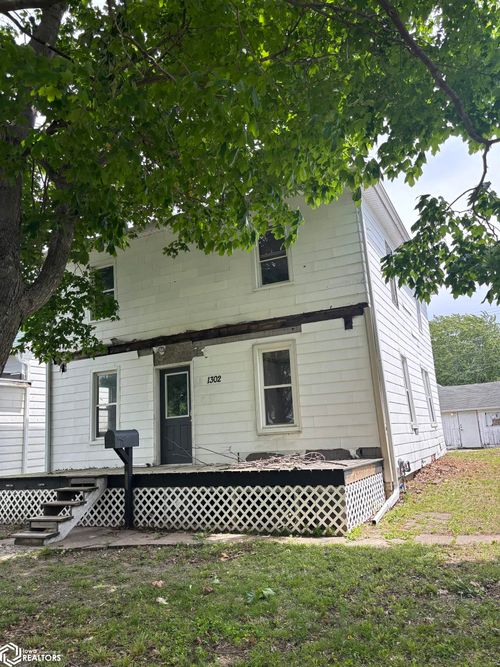 1302 S 14 Street, Burlington, IA, 52601 | Card Image