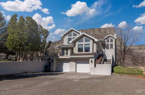 711 Falls View Dr, Twin Falls, ID, 83301-3072 | Card Image