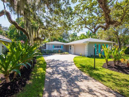 786 Dahlia Ln, Vero Beach, FL, 32963-1927 | Card Image