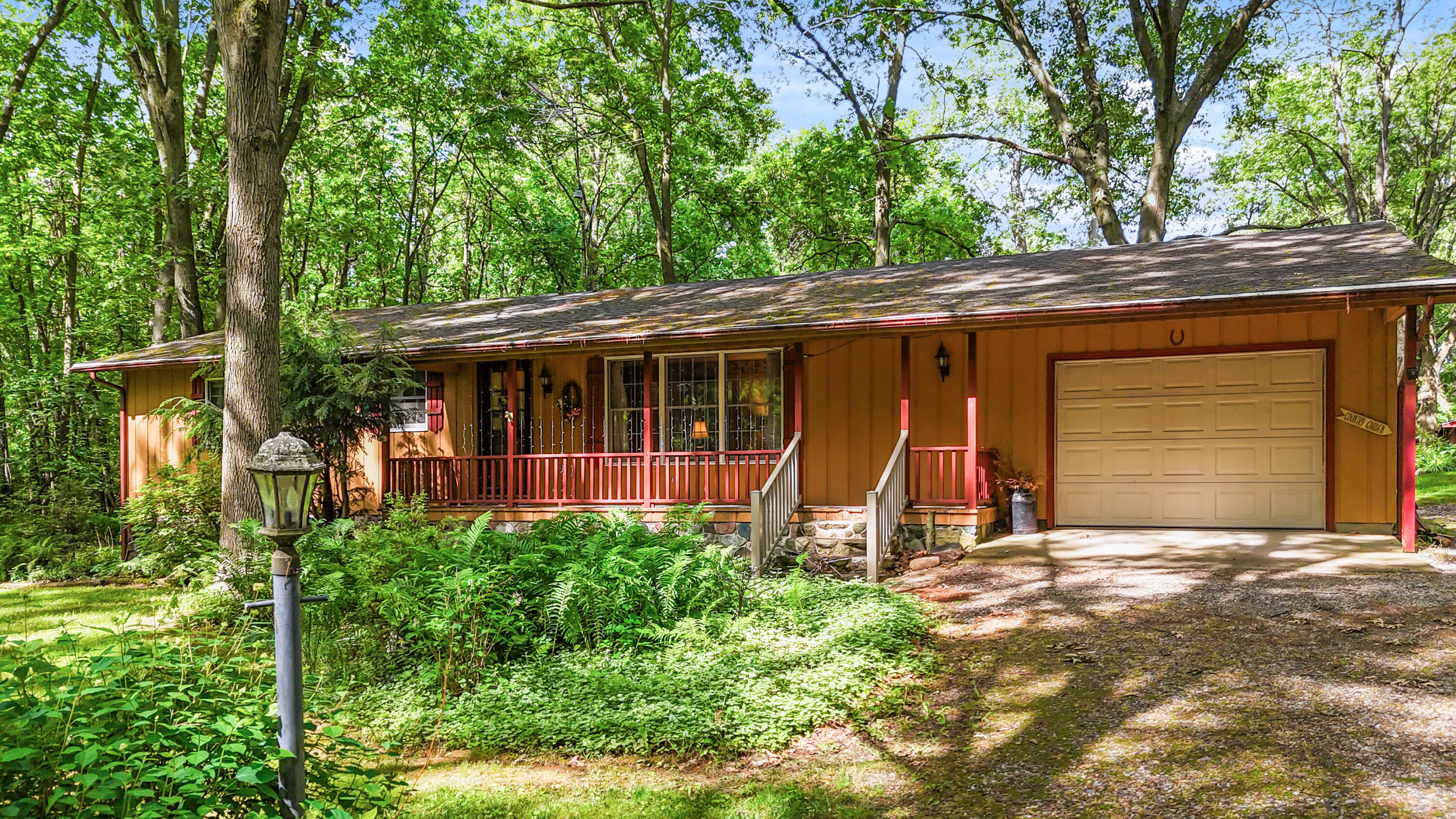 Hideaway Ln, Hillsdale, MI 49242
