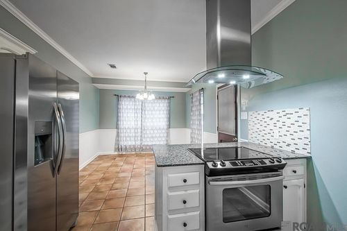 3915 Country View Dr, Baton Rouge, LA, 70816-4991 | Card Image