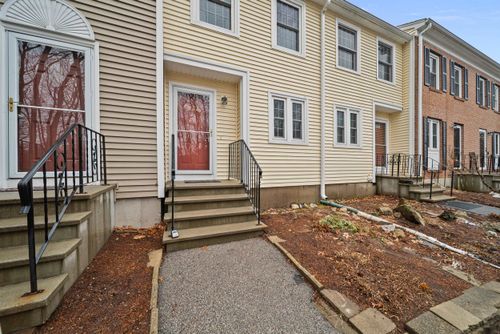 922-922 Fox Hollow Way, Manchester, NH, 03104-6432 | Card Image