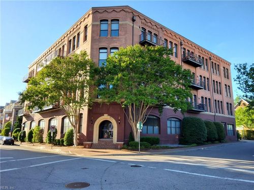 208-230 W Tazewell St, Norfolk, VA, 23510-1279 | Card Image