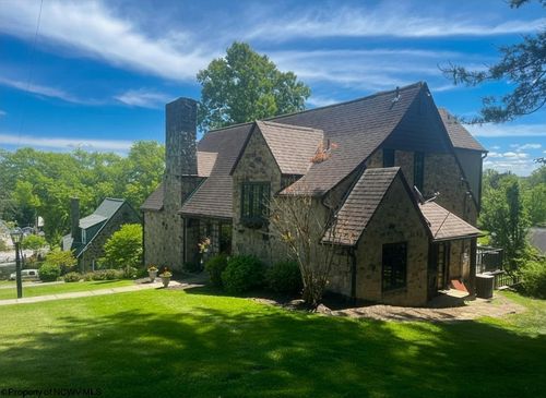 8 Sunset Drive, Fairmont, WV, 26554 | Card Image