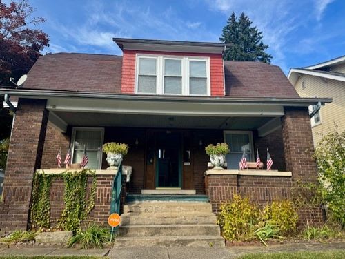 415 Park Ave, New Castle, PA, 16101-2545 | Card Image