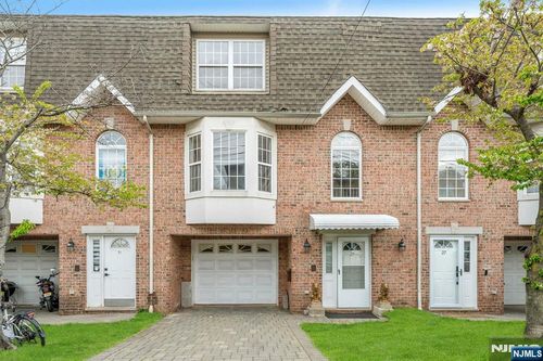 29 Prospect St, Palisades Park, NJ, 07650-1141 | Card Image