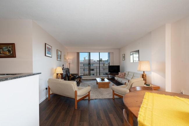 501 - 1745 Esquimalt Avenue, Condo with 2 bedrooms, 1 bathrooms and 2 parking in West Vancouver BC | Image 10