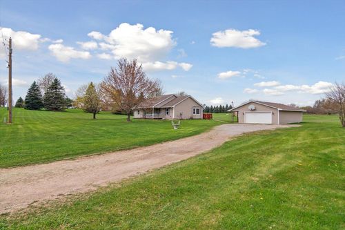 7996 Cain Rd, Jackson, MI, 49201-9630 | Card Image