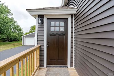 Side porch entrance | Image 2