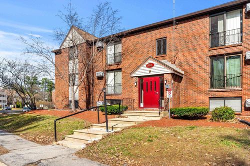 102-80 English Village Rd, Manchester, NH, 03102-2426 | Card Image