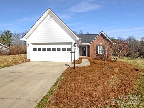 807 Limerick Dr, Dallas, NC, 28034-9420 | Card Image