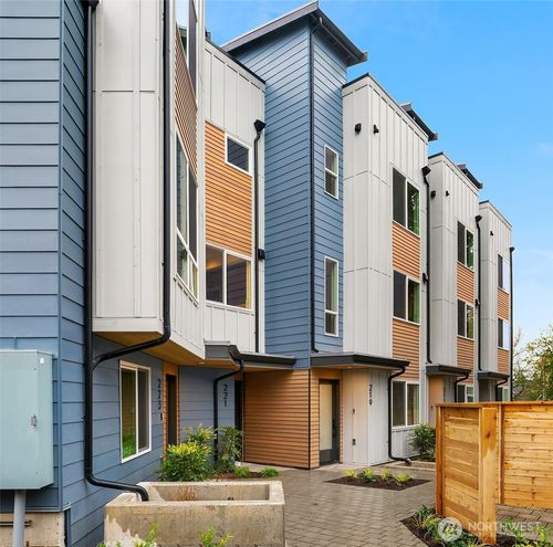 221 Ne 75th St, Seattle, WA, 98115 | Card Image