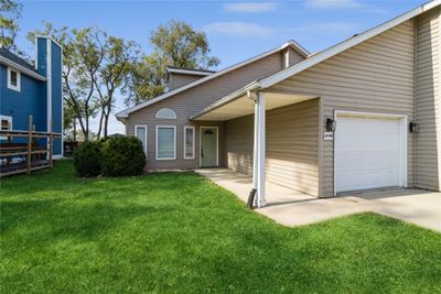 2208 69th Street, Home with 5 bedrooms, 2 bathrooms and null parking in Windsor Heights IA | Image 2