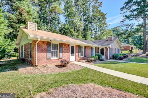 135 Belle Dr, Fayetteville, GA, 30214-1542 | Card Image