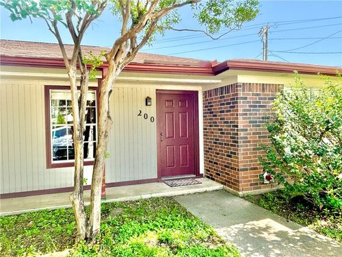 200 Yale Cir, College Station, TX, 77840-4635 | Card Image