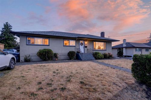 650 Hawkins St, Nanaimo, BC, V9S2V6 | Card Image