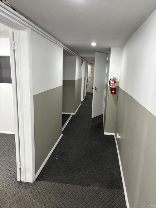 lb-75 Metropolitan Ave, Middle Village, NY, 11379-2654 | Card Image