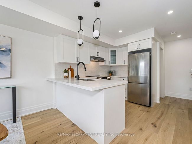103 - 173 William Duncan Rd, Condo with 2 bedrooms, 2 bathrooms and null parking in North York ON | Image 5