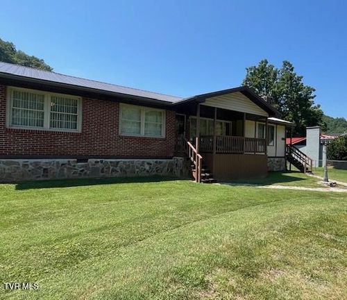 11239 Riverside Cir, Pound, VA, 24279-5219 | Card Image