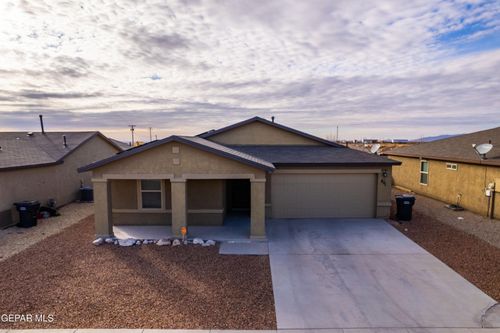 801 Nuevo Desierto Drive, Horizon City, TX, 79928 | Card Image
