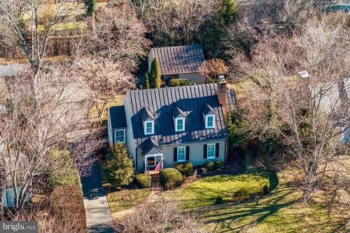 5 Chinn Ln, MIDDLEBURG, VA, 20117-2676 | Card Image