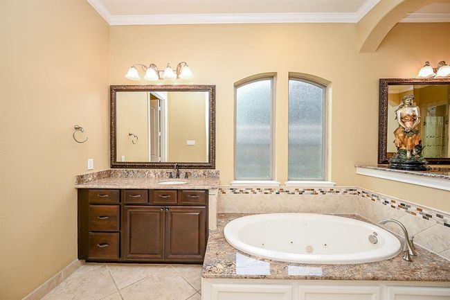 Garden Tub | Image 25