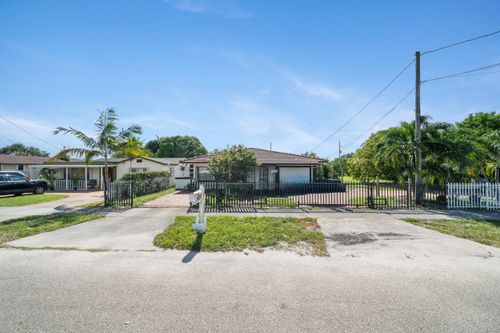 5720 Flagler St, Hollywood, FL, 33023-2318 | Card Image