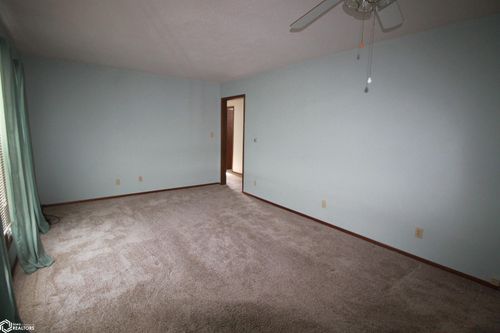 815 S 22nd St, Clarinda, IA, 51632-2429 | Card Image