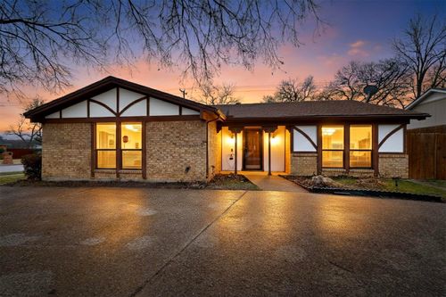 1724 Post Oak Dr, Bedford, TX, 76021-3435 | Card Image