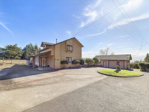781 Tompkins Hill Rd, Fortuna, CA, 95540-9727 | Card Image