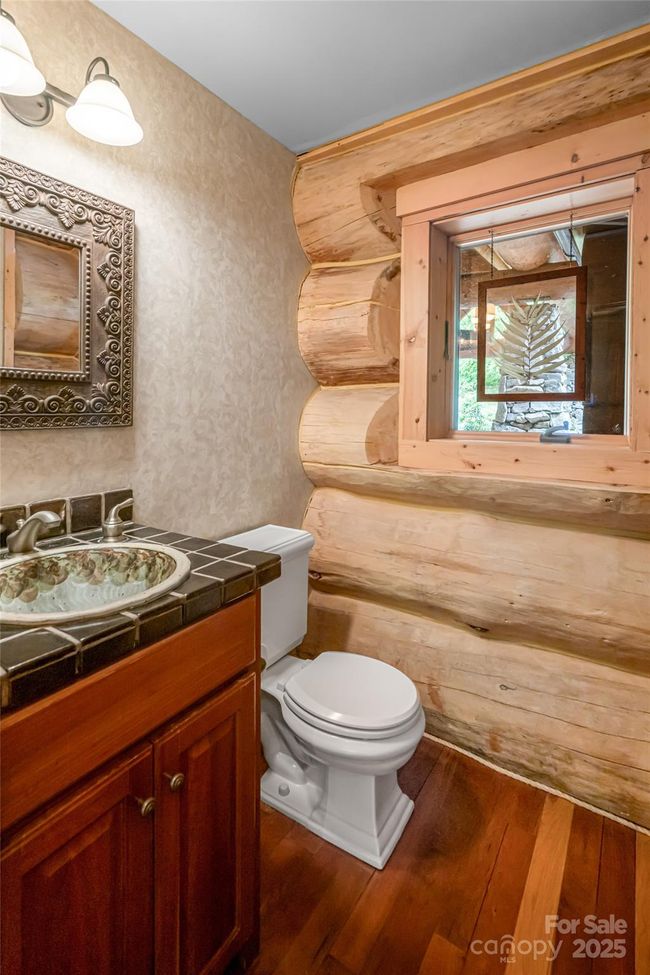 powder room on main | Image 28