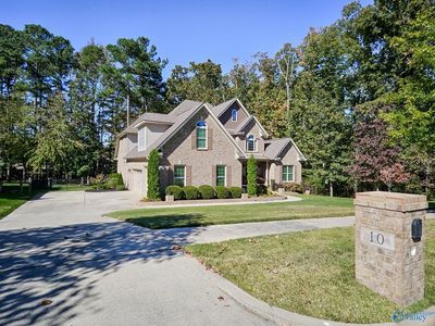 10 Verdant Circle Se, House other with 4 bedrooms, 3 bathrooms and null parking in Huntsville AL | Image 2