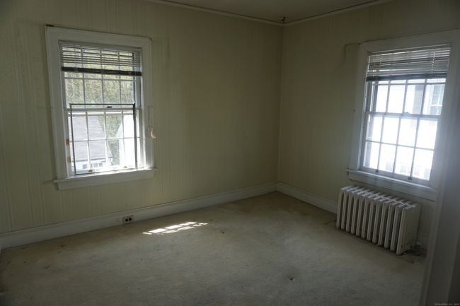 1057 Briarwood Ave, House other with 4 bedrooms, 1 bathrooms and 4 parking in Bridgeport CT | Image 22