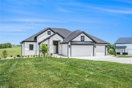 10075 Hillsboro Rd, Platte City, MO, 64079-8906 | Card Image