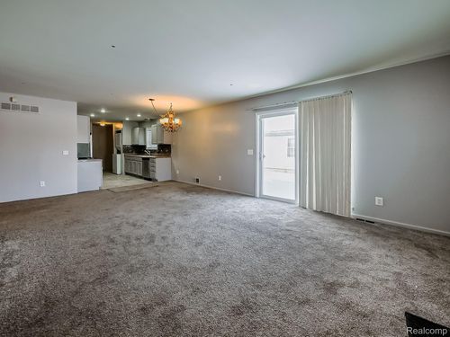 272 Martin Luther King Jr Boulevard S, Pontiac, MI, 48342 | Card Image