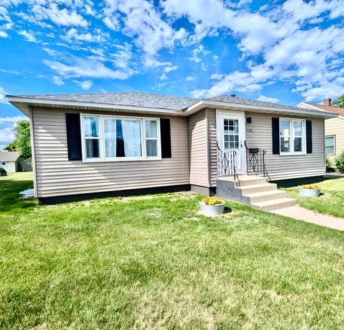 122 Sinclair Lewis Ave, Sauk Centre, MN, 56378-1339 | Card Image