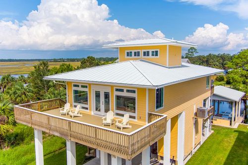 56 Se 210th St, Suwannee, FL, 32692 | Card Image