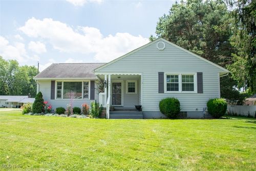 560 Grand St Nw, Bolivar, OH, 44612-9203 | Card Image