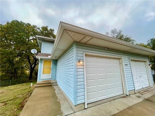 408 Main St, Smithville, MO, 64089-8002 | Card Image