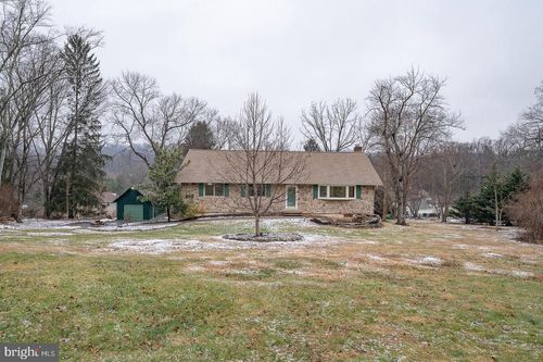 2 Martins Ln, DOWNINGTOWN, PA, 19335-3255 | Card Image