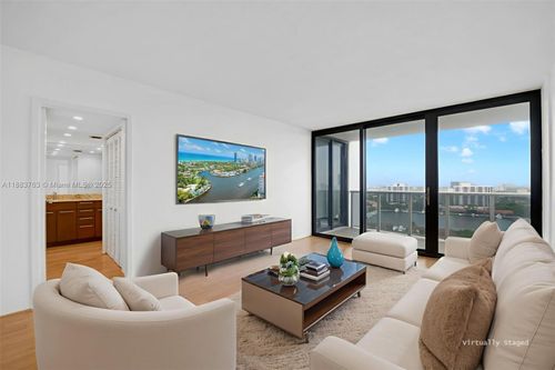 apt-2302-3675 N Country Club Dr, Aventura, FL, 33180-1709 | Card Image