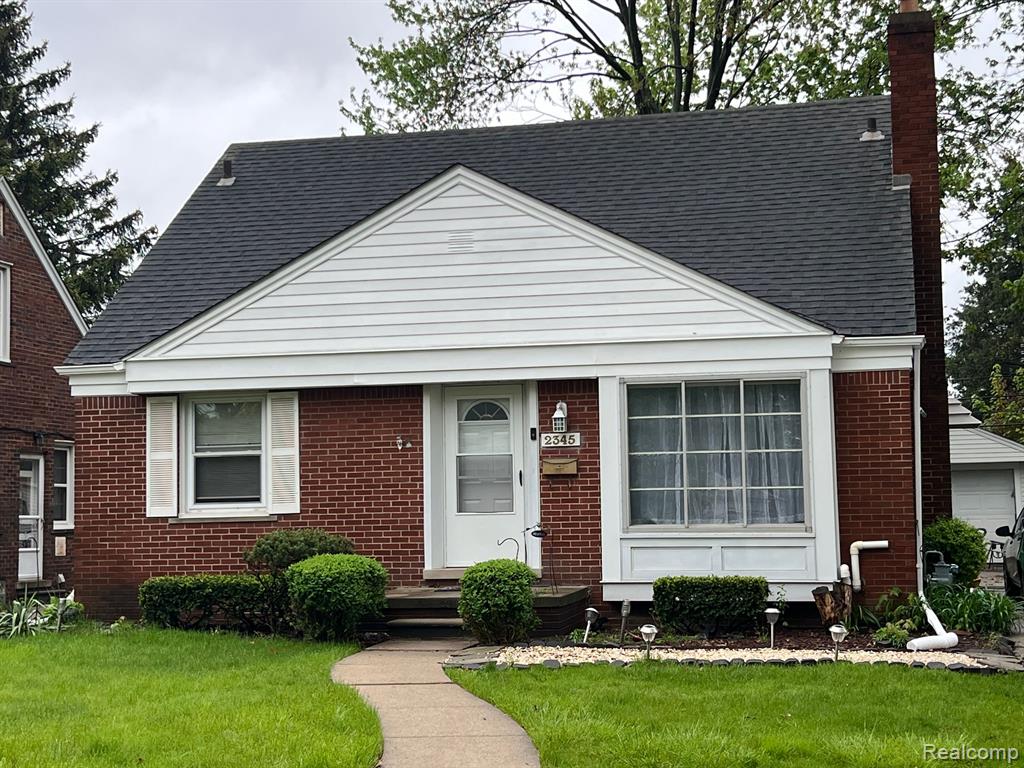 Stanhope St, Grosse Pointe Woods, MI 48236